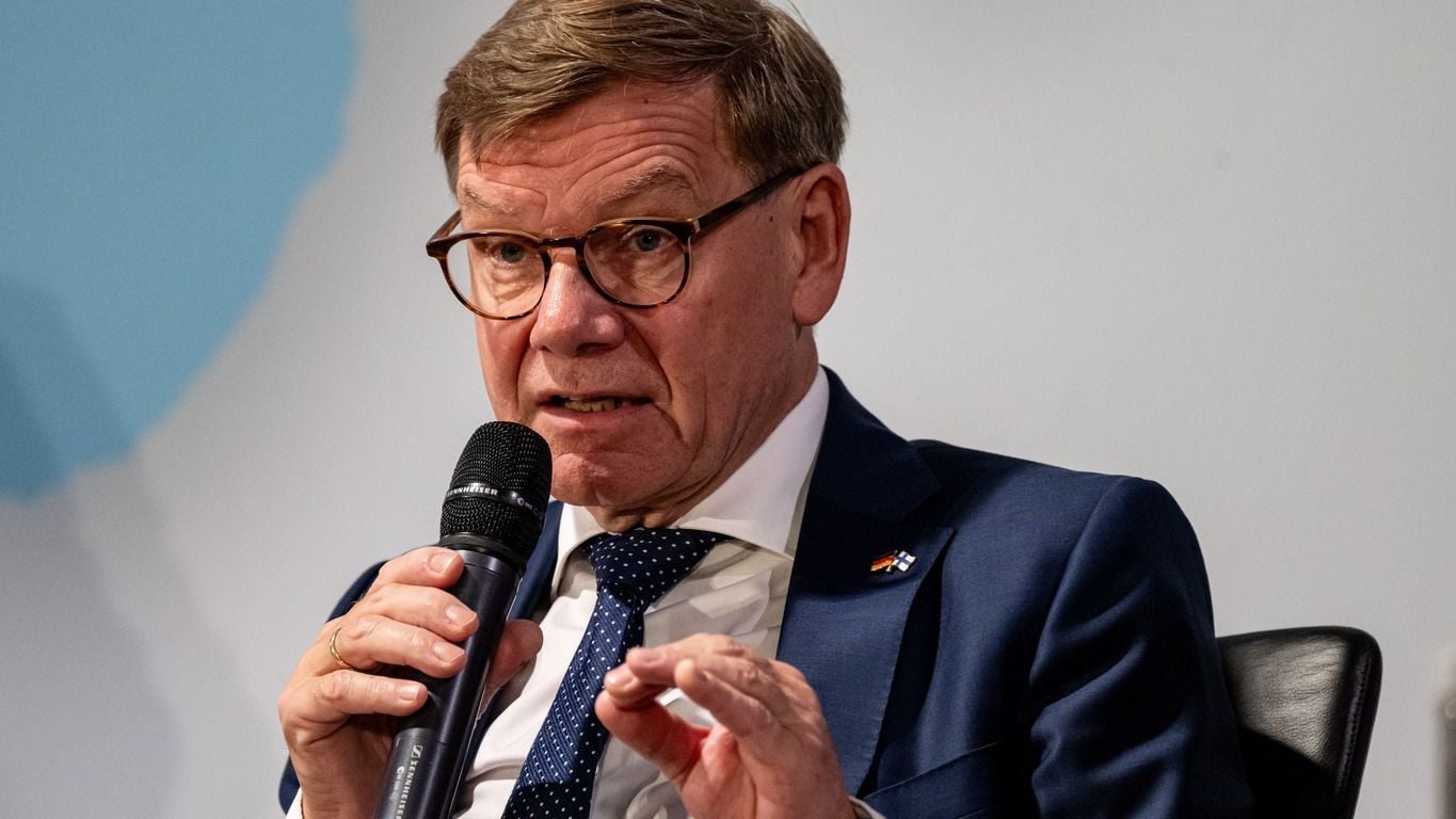Глава МЗС ФРН Вадефуль вважає, що Європа може незабаром розпочати переговори з Росією
