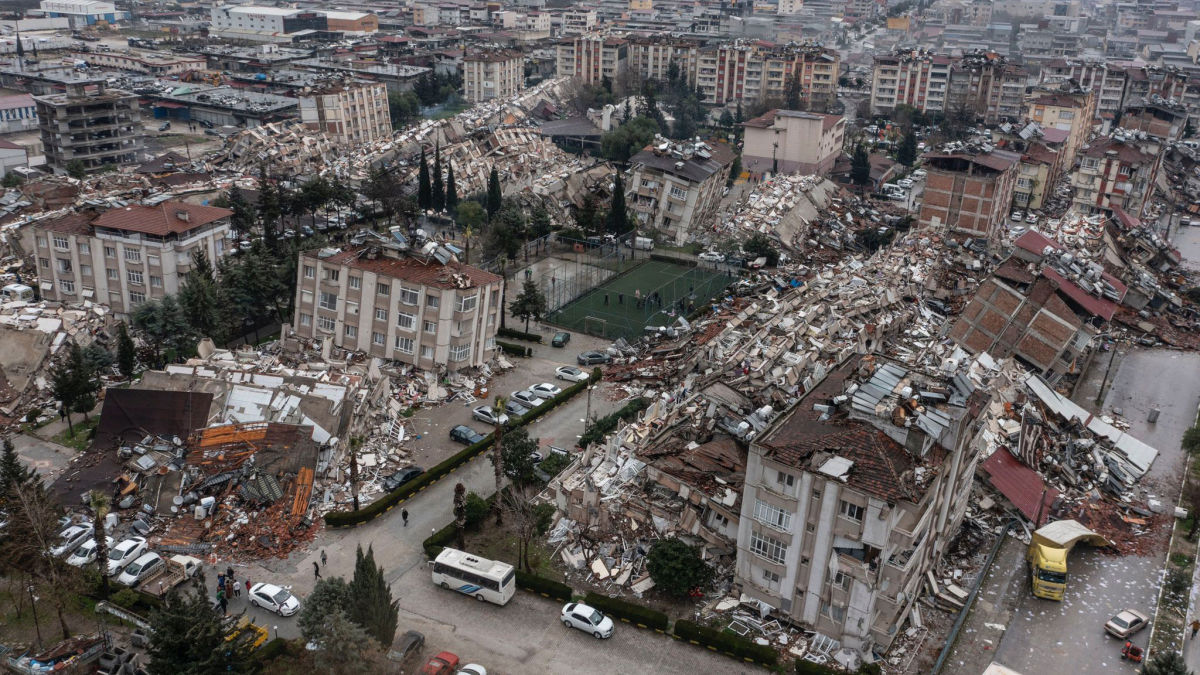 Повторные землетрясения в Турции, фиксируются разрушения - видео