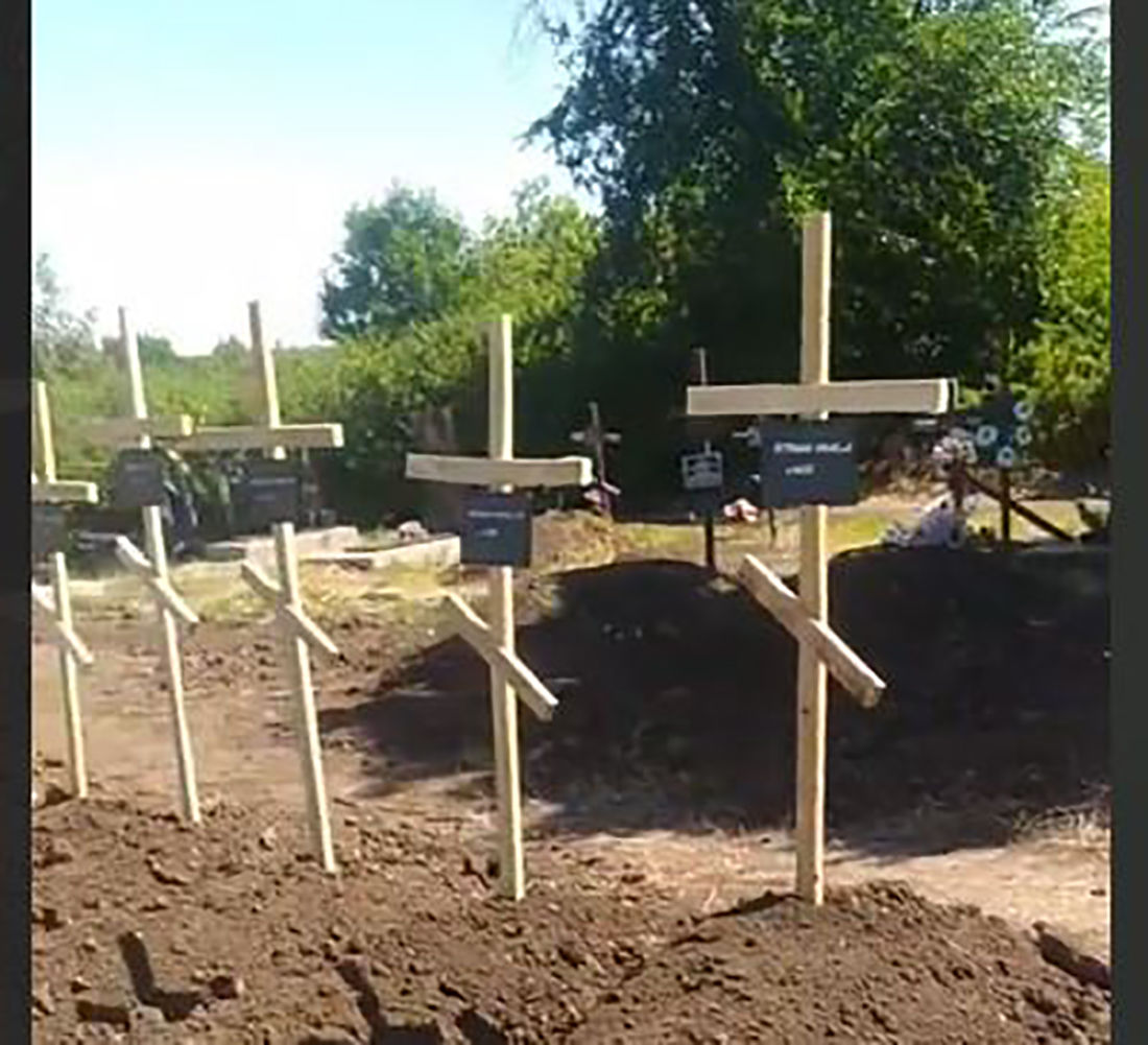 "И это Путин еще ничего не начинал", - в Снежном показали десятки могил оккупантов РФ