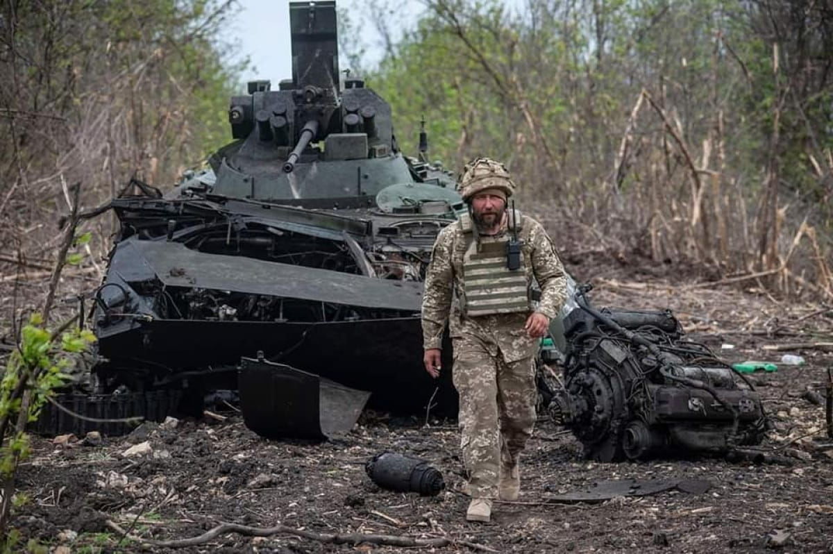 "У нього стріляють, а він іде", – окупант розповів дружині про невбиваних бійців ЗСУ