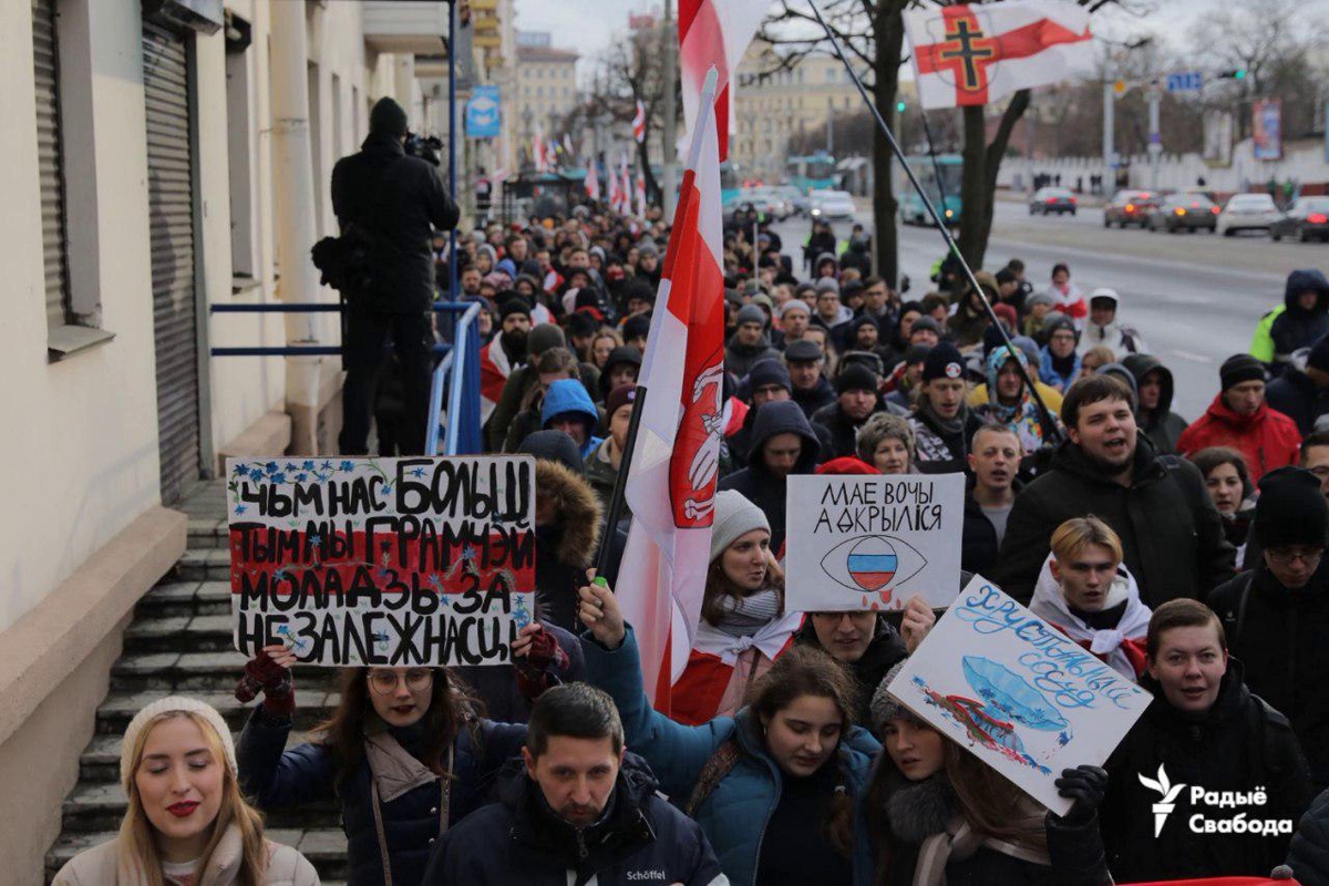 ​Минск второй день бунтует против "Союзного государства" - посольство РФ оцепил ОМОН