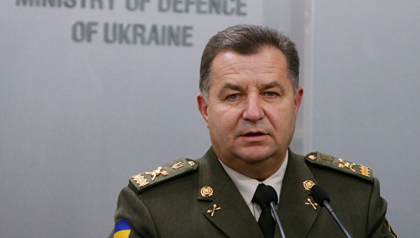 Полторак отреагировал на громкие обвинения в свой адрес по поводу причастности к "сдаче Крыма": министр объяснил ситуацию
