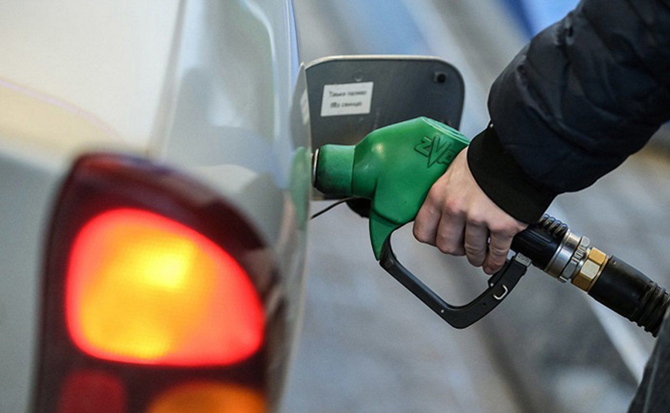 Дефицит бензина в Украине: когда можно будет спокойно заправиться на АЗС