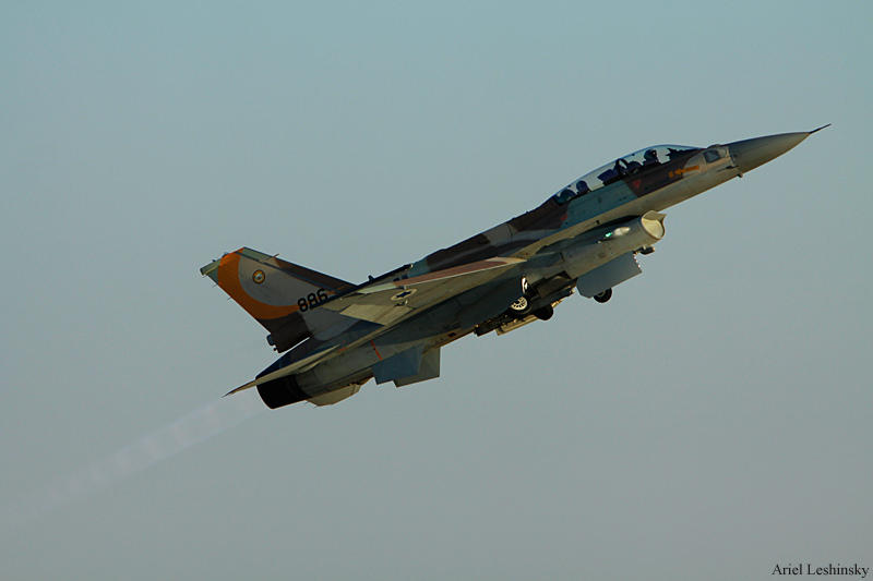 По израильскому самолету F16, который был подбит в Сирии, стрелял российский "Бук-М3" - известны подробности