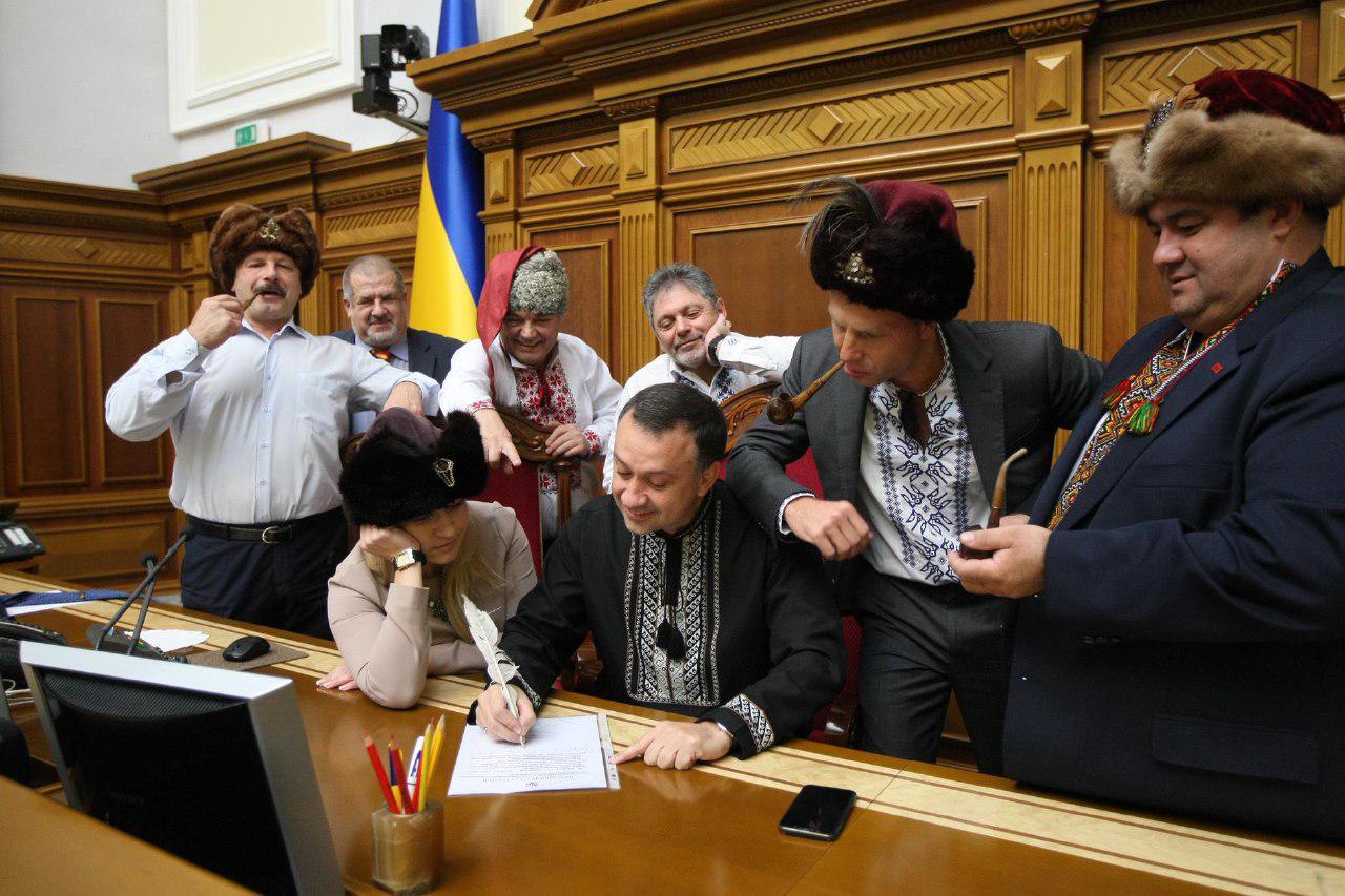 "Как украинские депутаты писали письмо Путину" - историческое фото порадовало Сеть и подняло настроение украинцам
