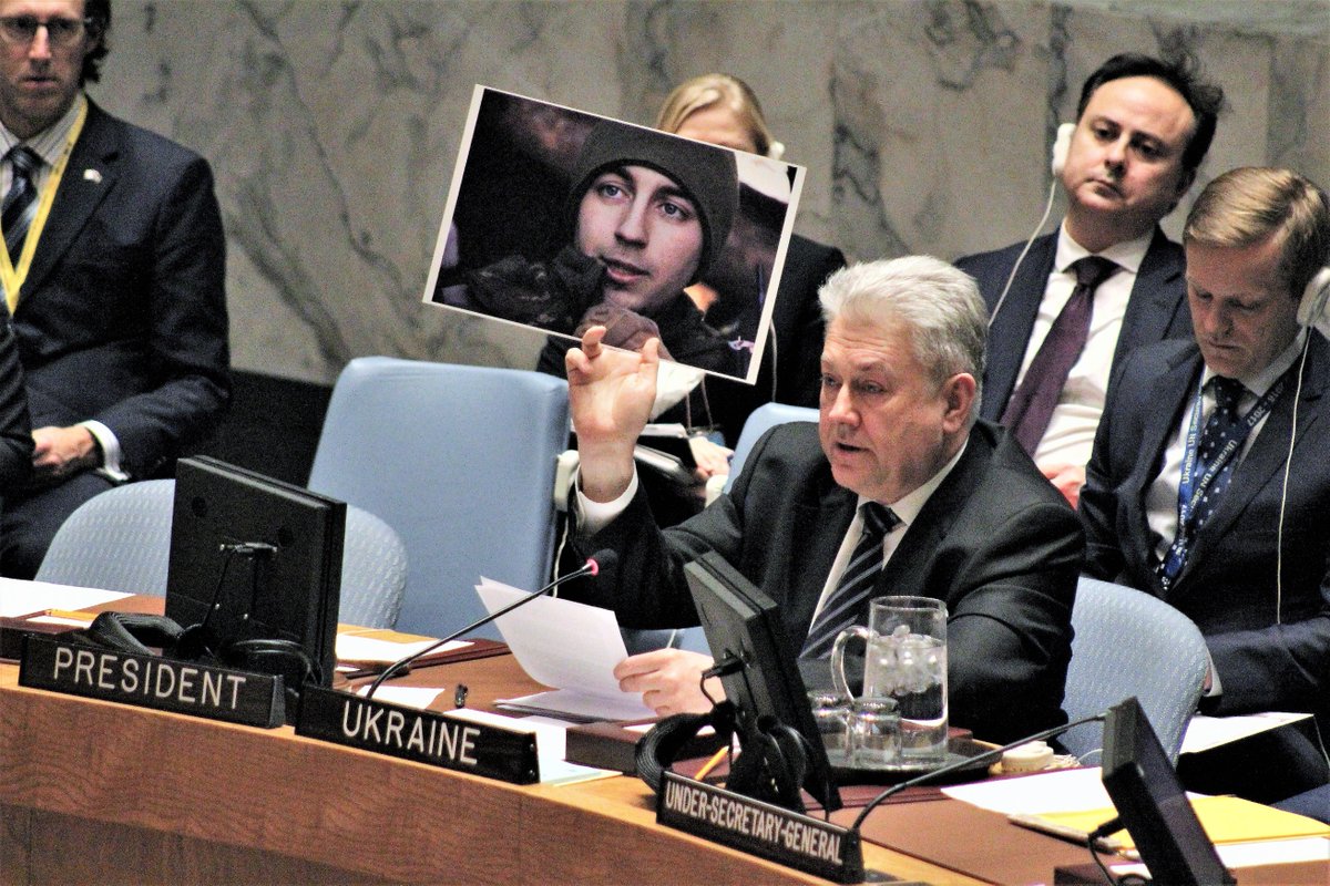 "На этом фото Андрей Кизило. Посмотрите ему в глаза, господин Чуркин! Ваше оружие и ваши солдаты его убили", - постпред Украины в ООН заставил краснеть российского "посла-актера"