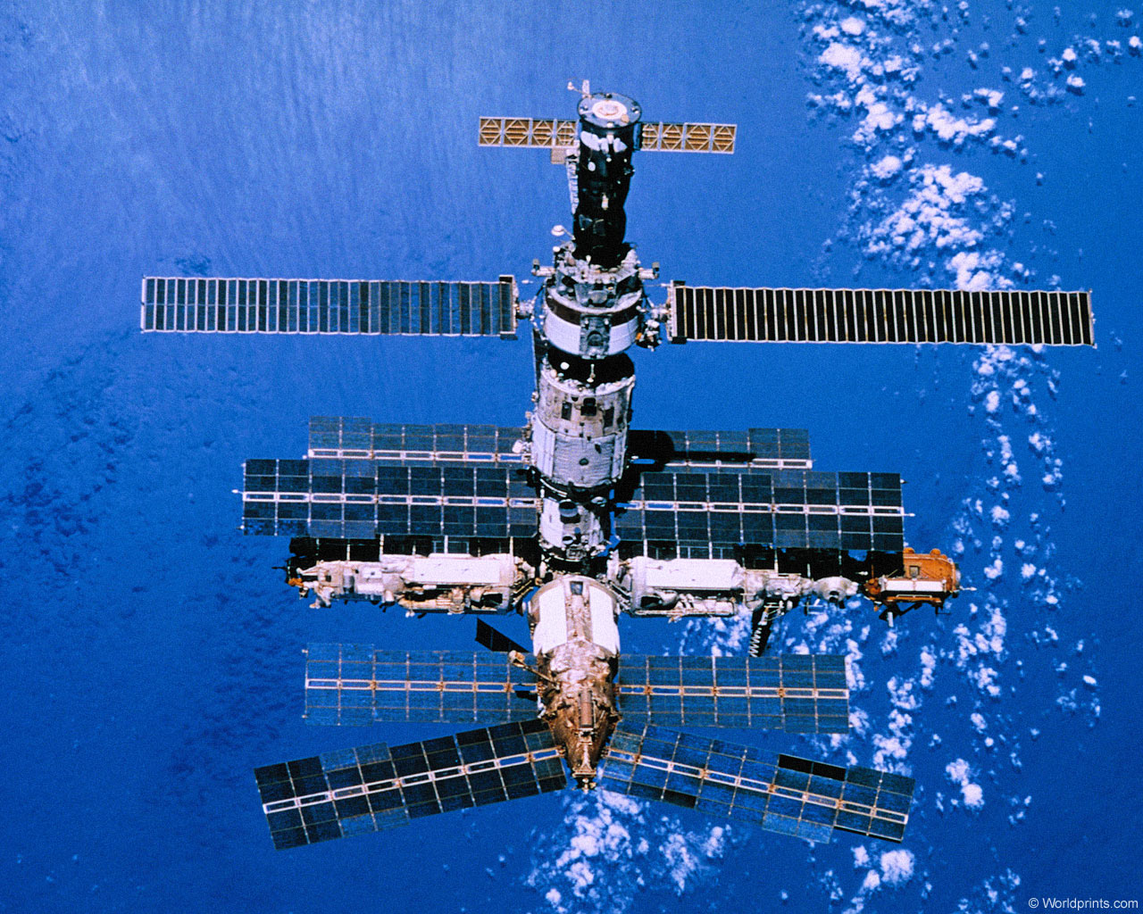 Из-за выброса вредных веществ на МКС американские астронавты прячутся на российском сегменте станции