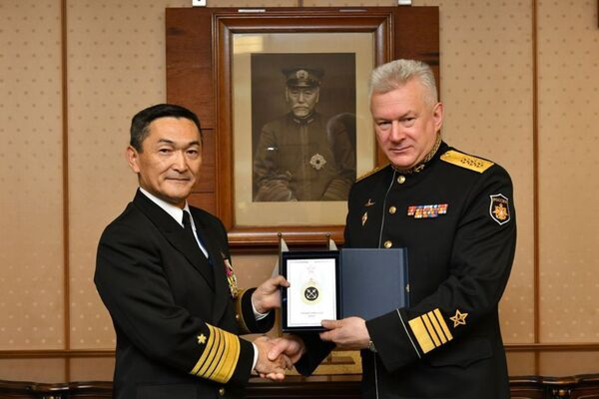 В Японии потроллили российского адмирала Евменова - Москва в ответ послала самолеты