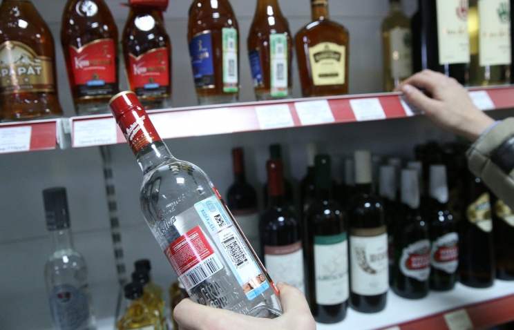Казахстан частично отменил запрет на поставки алкоголя из России