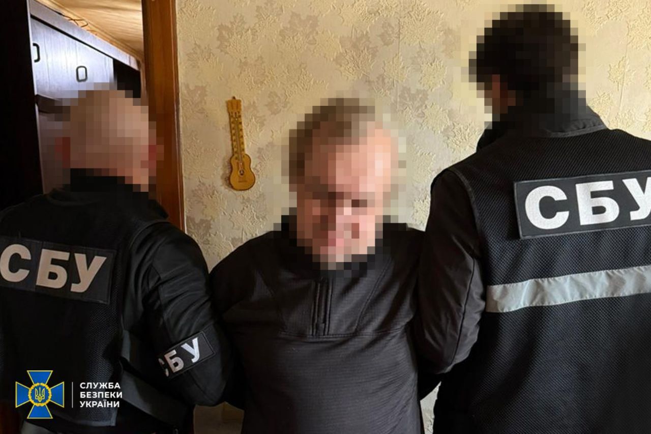 СБУ обезвредила 52-летнего агента ФСБ, который наводил авиаудары на позиции ВСУ возле Краматорска