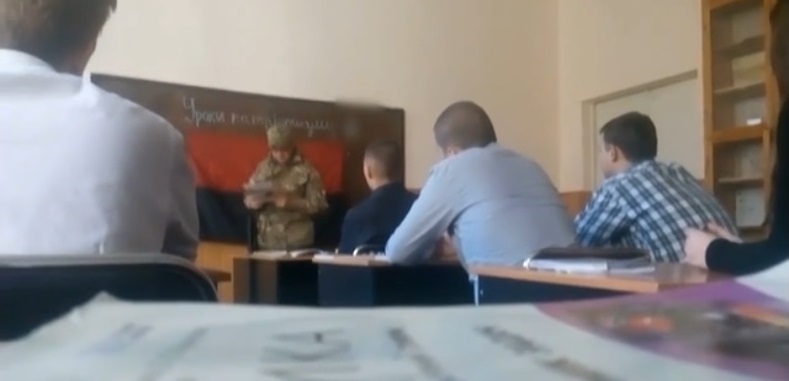 Журналисты из Донбасса сняли "урок русофобии" в украинской школе: пропагандисты Кремля купились на фейковое видео