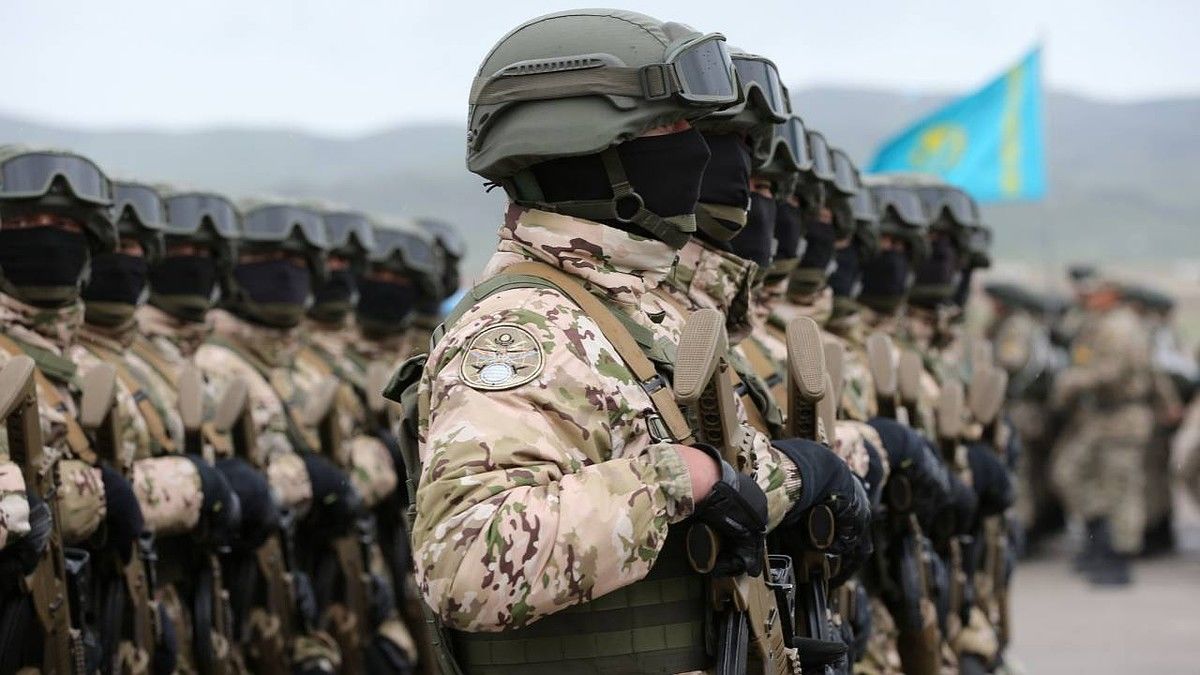 Казахстан готовит армию - в Москве заговорили о возвращении "подарка" казахам от СССР