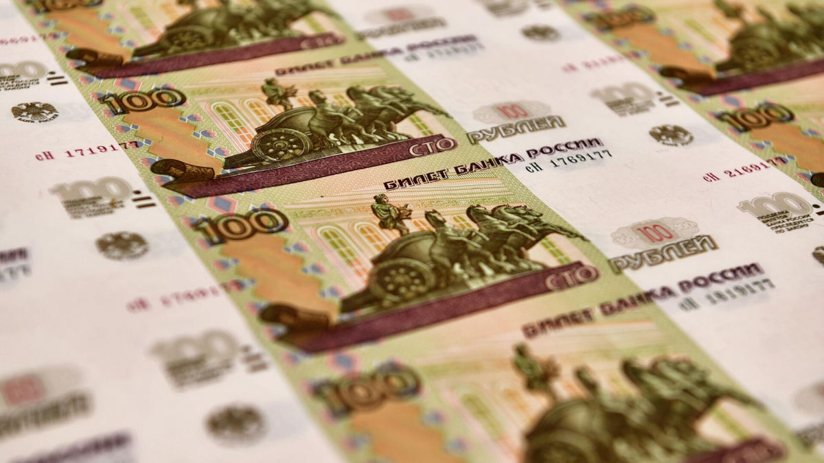 Правительство РФ на фоне растущей "дыры" в бюджете посягнуло на накопления россиян