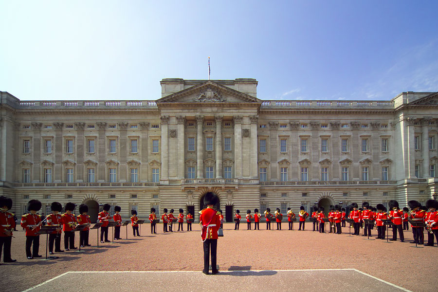 Королева Великобритании покинет Букингемский дворец из-за технических работ