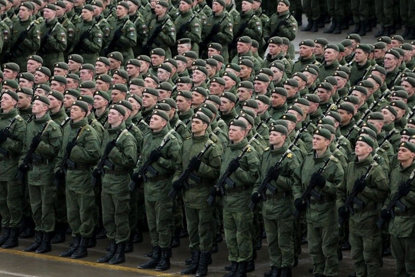 У Кремля проблема: військові у запасі не хочуть підписувати нові контракти