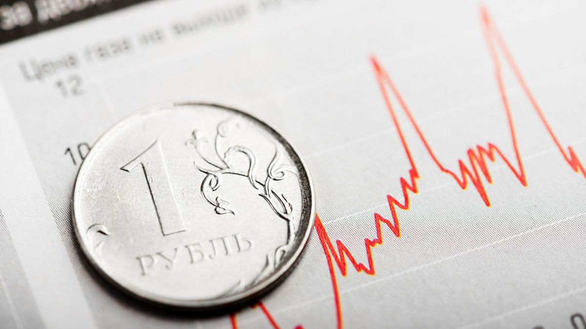 Обвал курса рубля заставил россиян срочно бежать в пункты обмена валюты