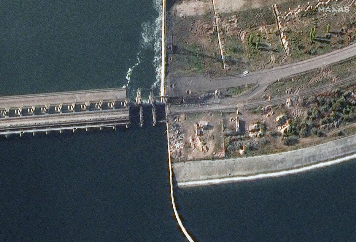 ​После разрушения Каховской ГЭС начало затапливать населенные пункты: пошаговая инструкция эвакуации