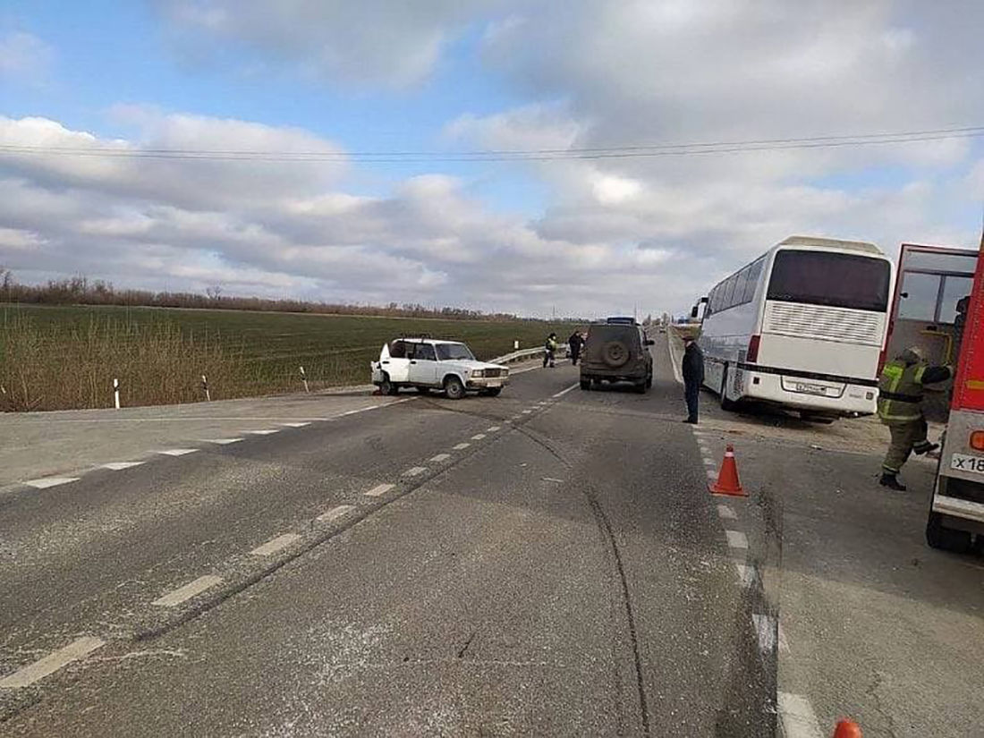 Автобус со школьниками из Донецка попал в аварию под Ростовом