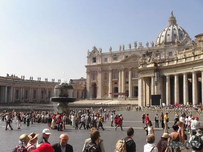 Террористы после Парижа могут нанести удар по Ватикану - спецслужбы