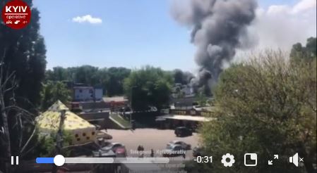 Крупный пожар в Киеве: много дыма, горит что-то серьезное – кадры и подробности от очевидцев