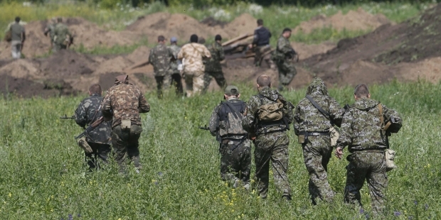 АТЦ: в селе Рассыпное Шахтерского района выявлено более 600 боевиков с тяжелой техникой