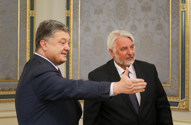 Украина не имеет выбора - будет сотрудничать с Польшей: Порошенко назвал польских партнеров важнейшими союзниками