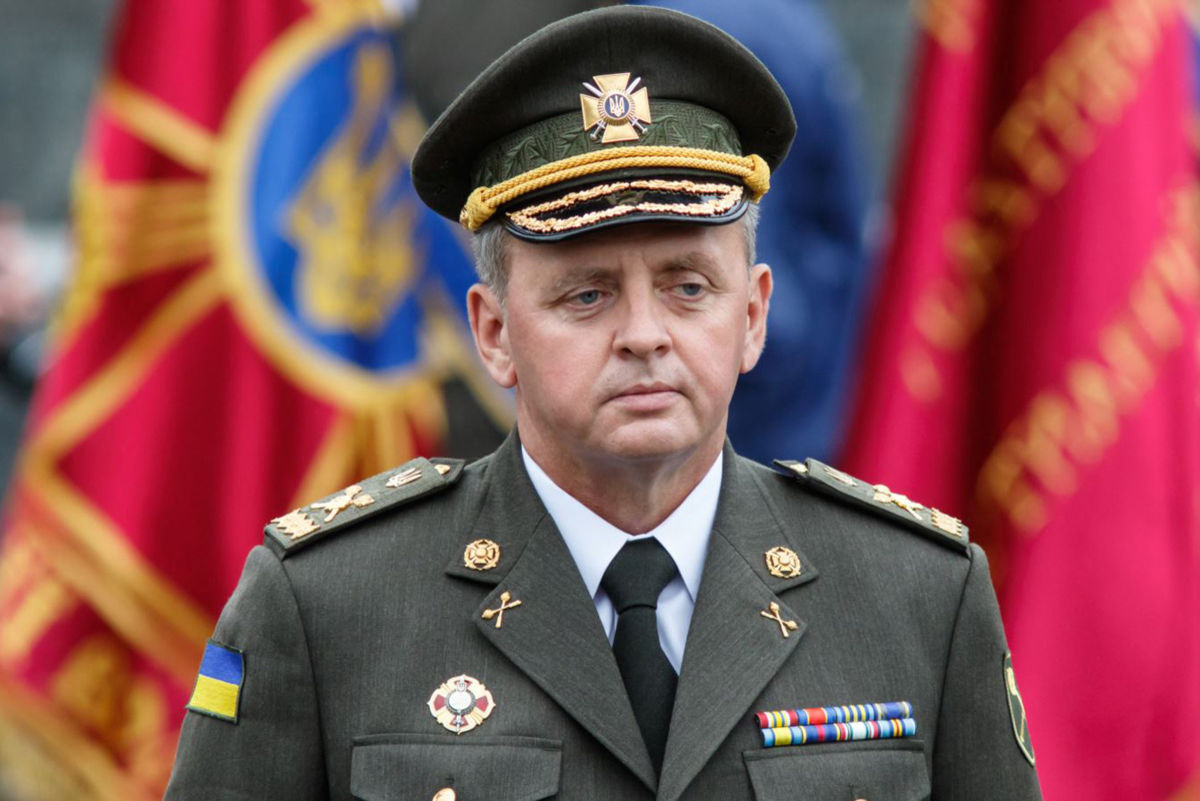 Уволенный Муженко предостерег Зеленского от большой ошибки: "Не подставляйте наших людей под огонь противника"