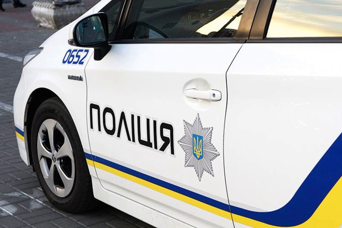 ​Выбили зубы "за русский язык": в Киеве пьяная женщина пожаловалась полиции на избиение