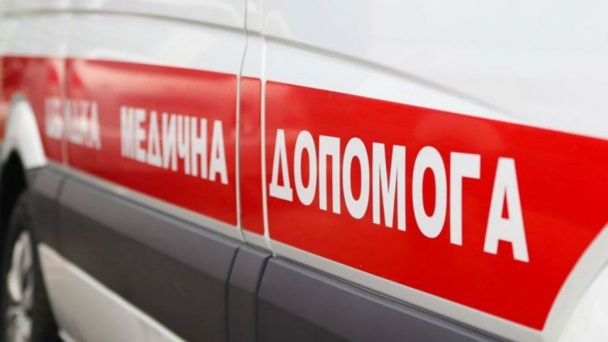 На медиков скорой во Львове совершено нападение: пьяные женщины и мужчины разбили медикаменты и оборудование