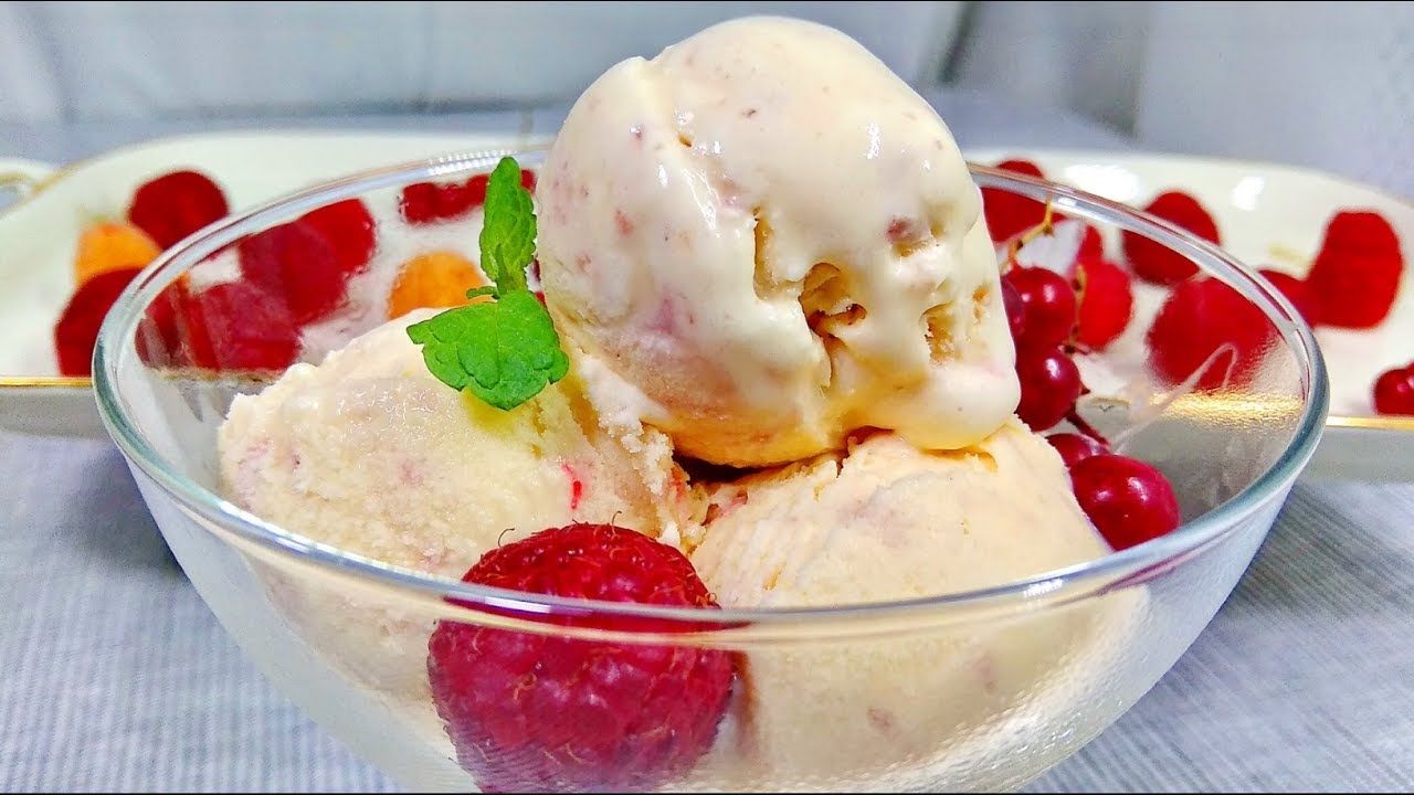 Фирменный рецепт от знаменитого шеф-повара: мороженое с малиной и сотами 