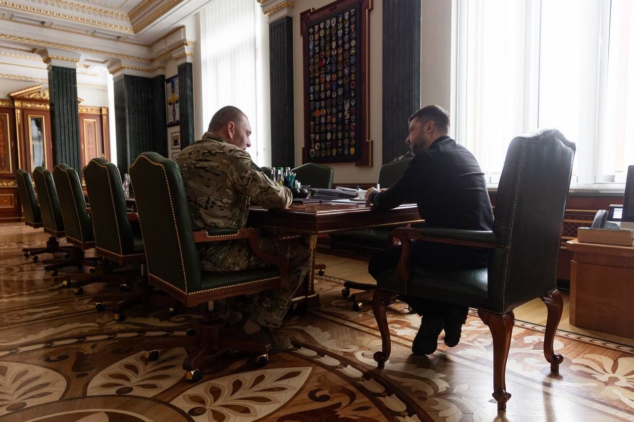 ​Три кадровых сигнала от Зеленского: две сильные ставки и одно спорное решение