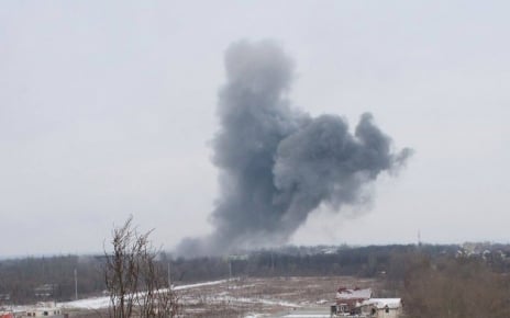 Мощнейший взрыв прогремел сегодня вечером в Донецке: в Сети местные жители делятся версиями произошедшего, опубликованы кадры
