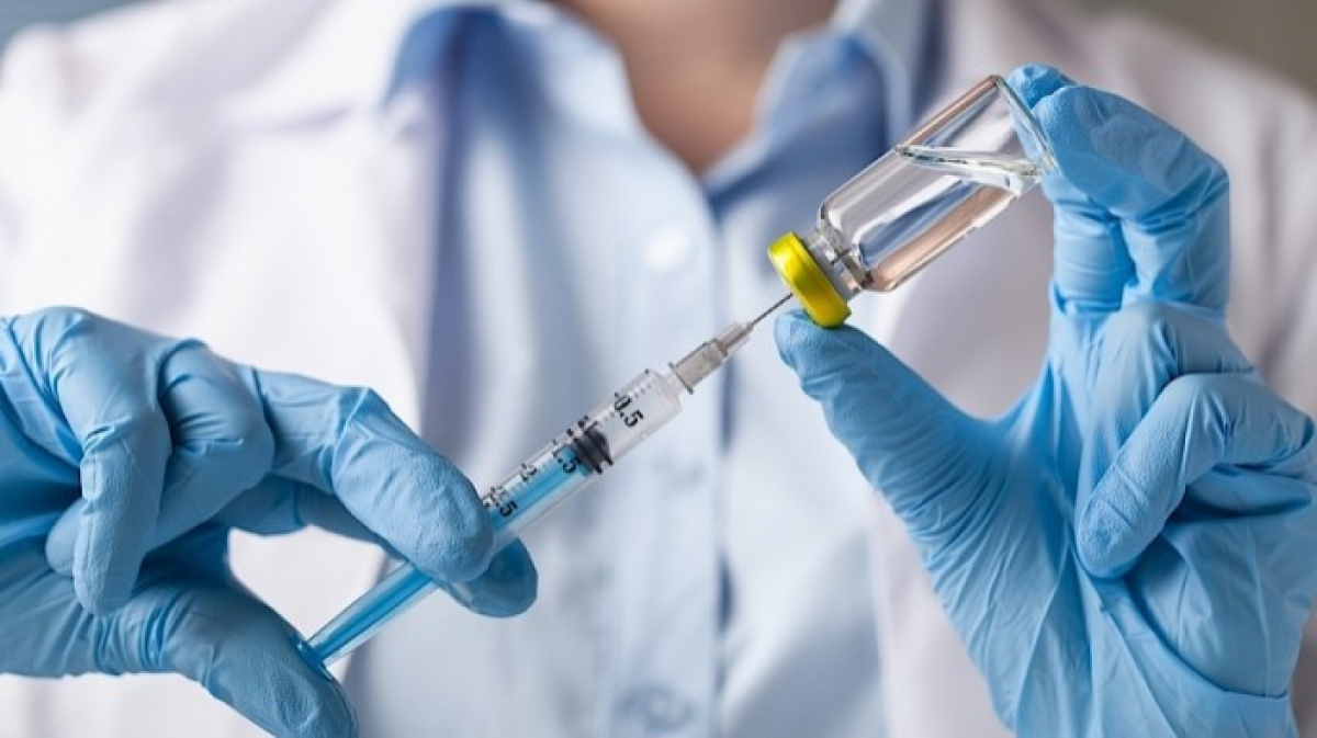 Иммунолог назвал причины, по которым могут отказать в вакцинации от коронавируса 