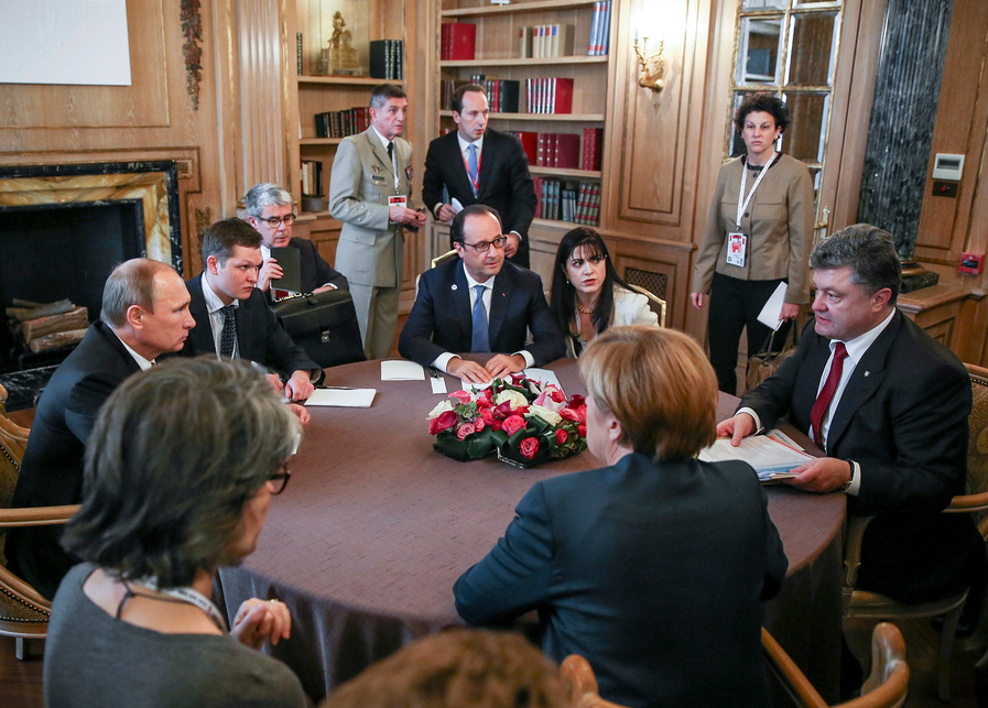 Франсуа Олланд рассказал все детали первой встречи Порошенко и Путина в 2014 году: это был удачный ход