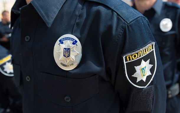 "Плохой" полицейский патрульной службы из Днепропетровска попался на продаже АК-74 и патронов к нему