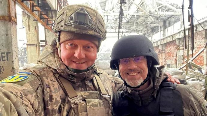 Украина должна быть в НАТО де-факто – Резников