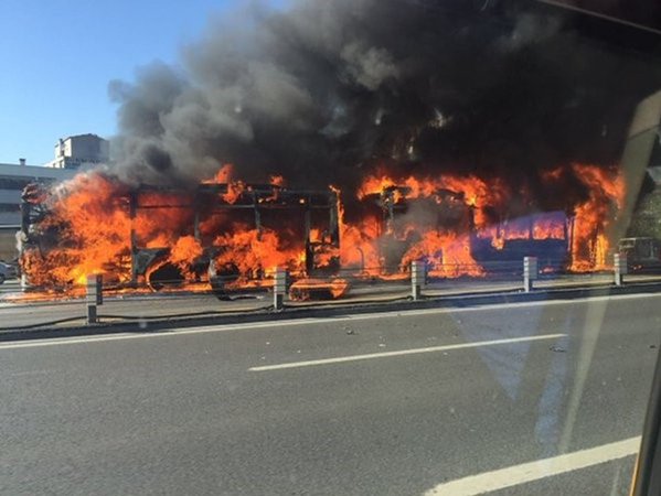 В центре Стамбула взлетел на воздух пассажирский автобус: все подробности происшествия