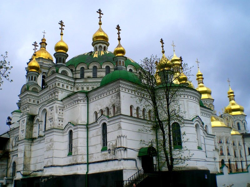 Украинская православная церковь Киевского патриархата заявляет, что российские спецслужбы готовят нападение на Киево-Печерскую Лавру