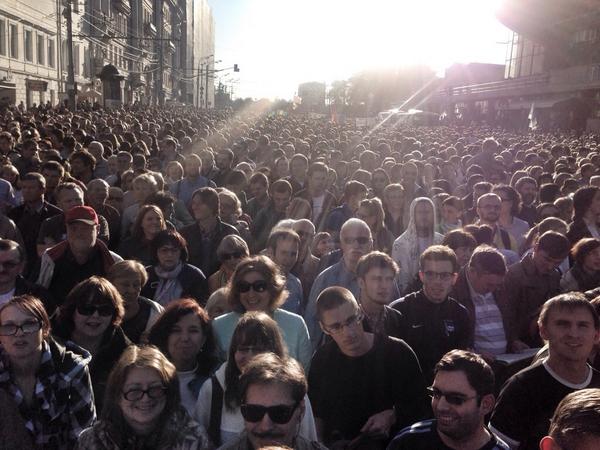СМИ: в московском "Марше мира" принимают участие не менее 10 тыс. человек