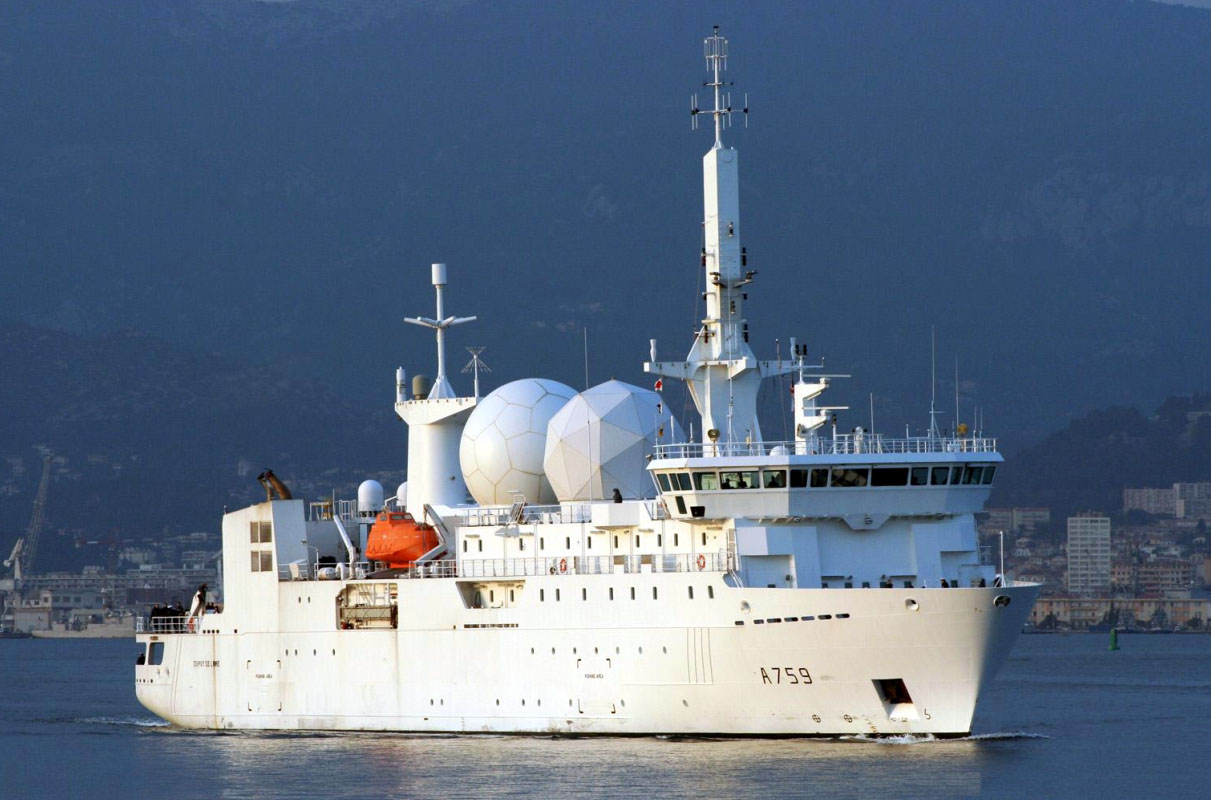 Французский военный корабль Dupuy de Lome "атаковал" комплексы С-400 в Крыму: ПВО РФ заблокировано