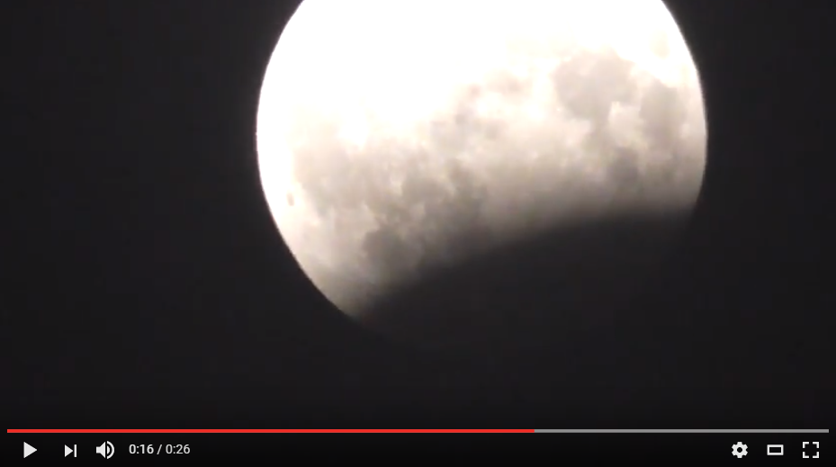В Сети показали видео "кровавого" лунного затмения, которое можно наблюдать в Украине, – кадры