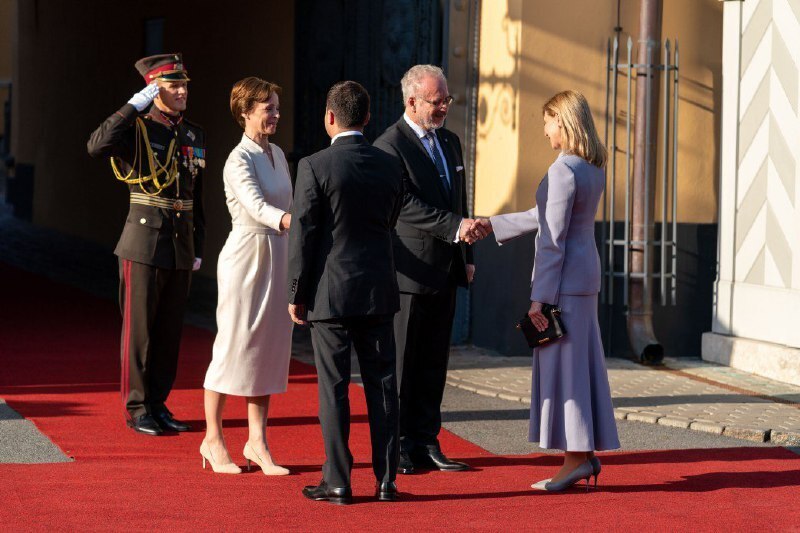 Жена президента Елена Зеленская поразила внешним видом в Латвии: фото вызвало ажиотаж