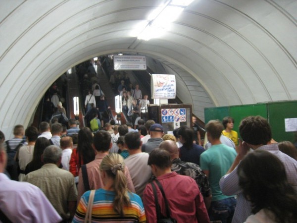 В Киеве «заминировали» станцию метро «Театральная»