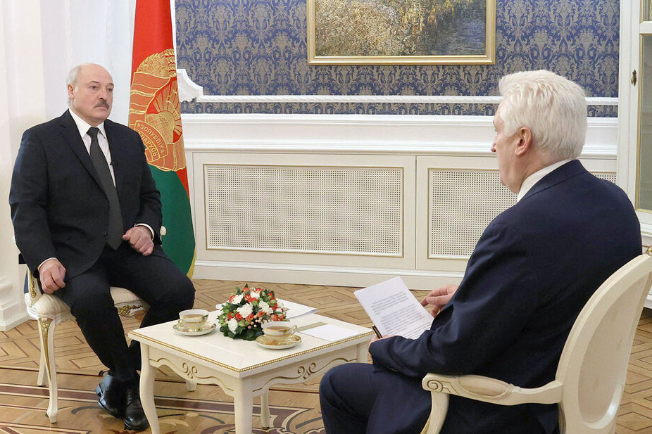 "Втягне у цей вир", - Лукашенко згадав Росію у відповідь на стягування Польщею військ до кордону
