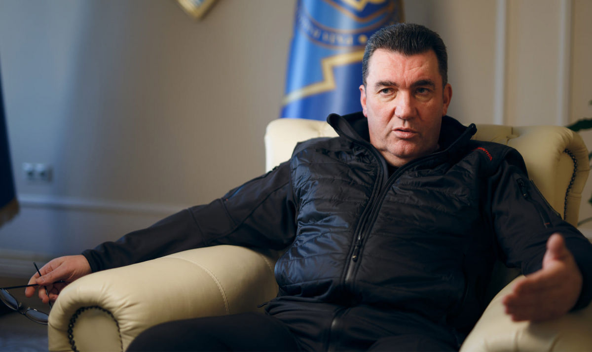 Данилов заступился за Залужного: "Мы понимаем, что происходит..." 