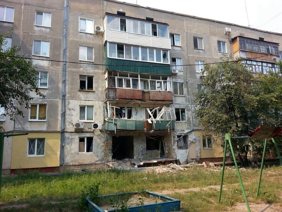 ​Поселок под Луганском попал под обстрел. Есть пострадавшие