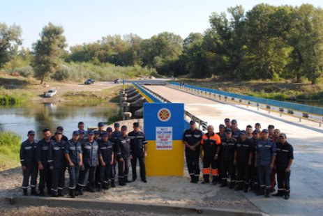 ​Спасатели восстановили мост в Луганской области