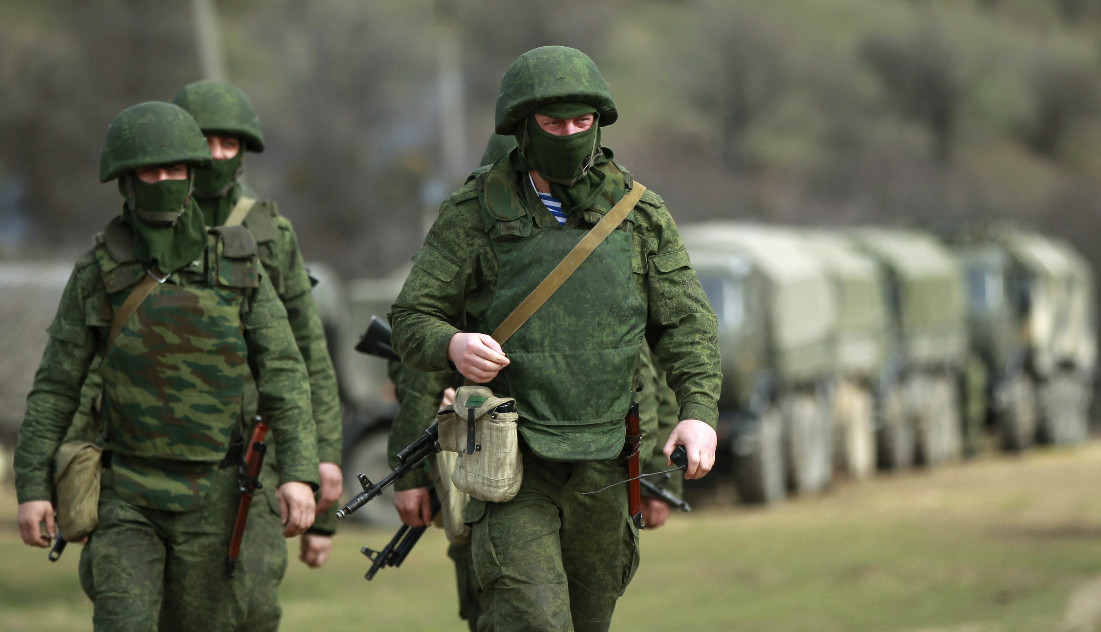 Украина подготовила "хлеб-соль" для встречи "зеленых человечков": к границе с Крымом подтянута тяжелая артиллерия