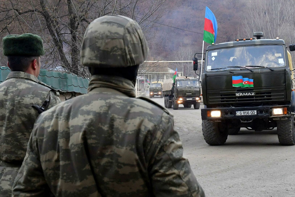 ​Азербайджан начинает большие маневры - к границе Армении переброшены 15 тыс солдат на фоне эскалации