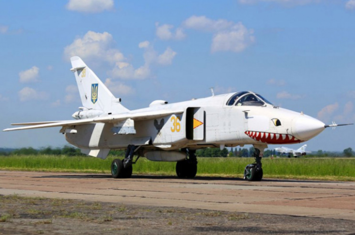 Мощь украинских ВВС: в Сети появилось видео испытаний сверхзвукового самолета-разведчика "СУ-24МР"